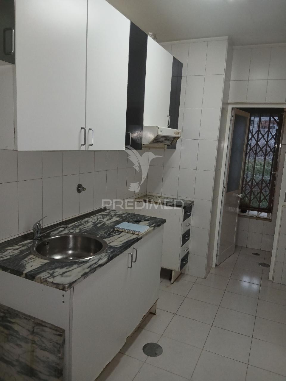 ? apartamento t2 para remodelação – centro de ermesinde