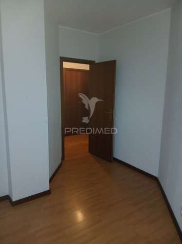 ? apartamento t2 para remodelação – centro de ermesinde