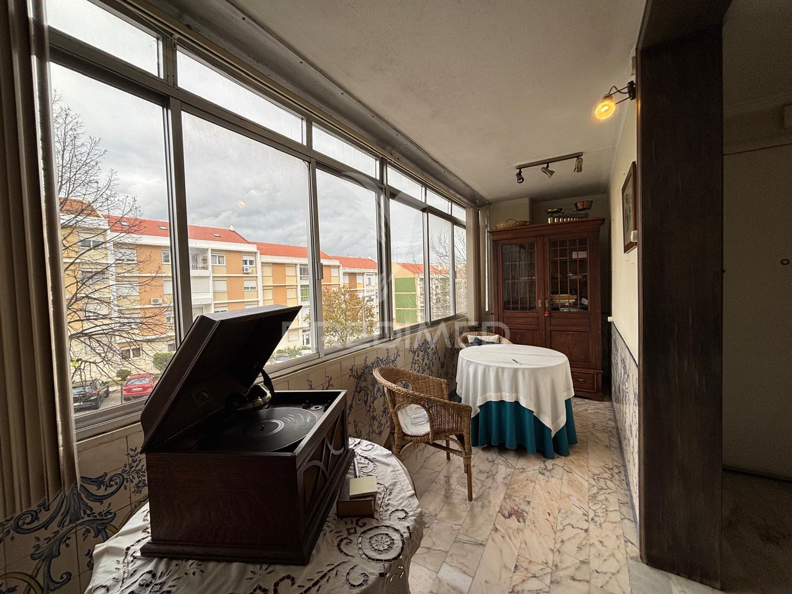 T3 - 1º andar com elevador lisboa