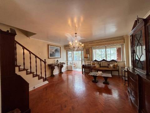 T3 - 1º andar com elevador lisboa