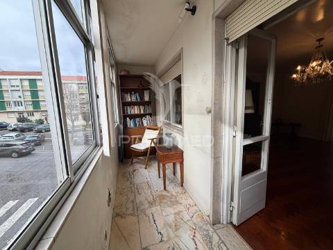 T3 - 1º andar com elevador lisboa