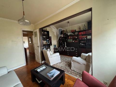 T3 - 1º andar com elevador lisboa