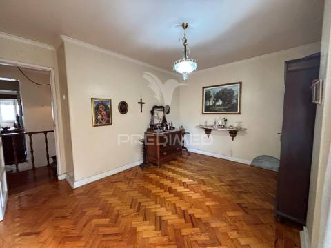 T3 - 1º andar com elevador lisboa