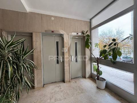 T3 - 1º andar com elevador lisboa