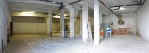 Estacionamento coberto e fechado, abrantes.