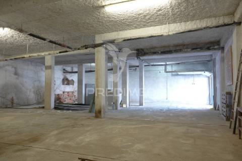 Estacionamento coberto e fechado, abrantes.