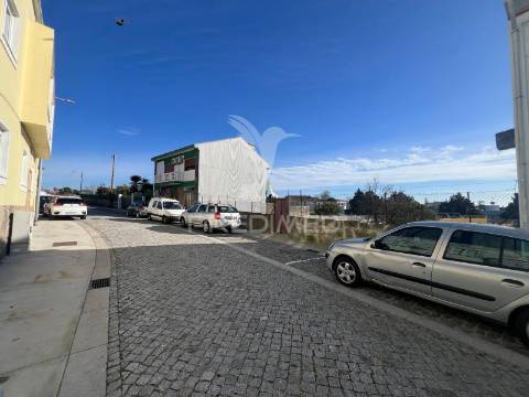 Lote para prédio com nove apartamentos, campanhã porto