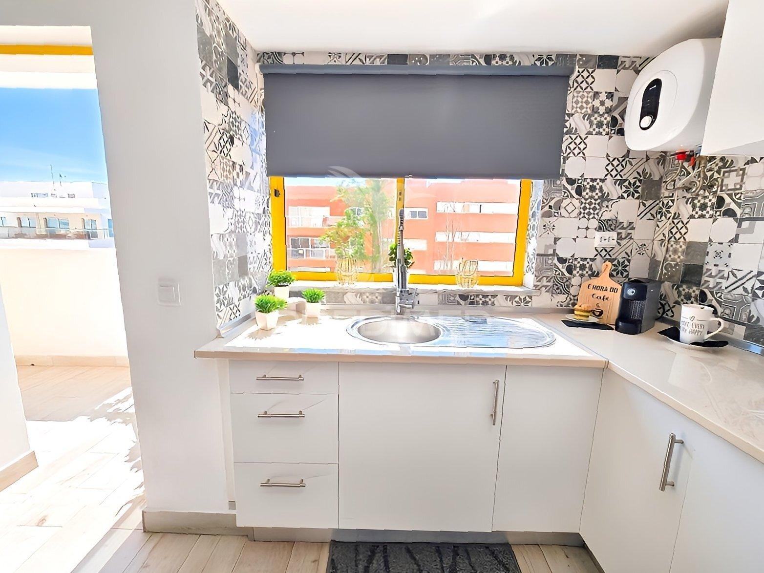 Apartamento renovado, piscina, 200 metros da praia da rocha