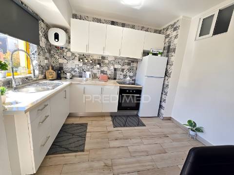 Apartamento renovado, piscina, 200 metros da praia da rocha