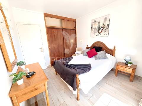 Apartamento renovado, piscina, 200 metros da praia da rocha