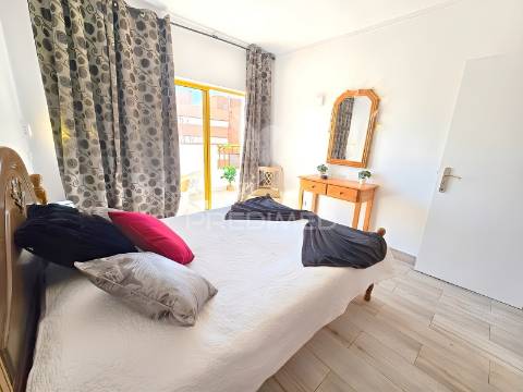 Apartamento renovado, piscina, 200 metros da praia da rocha