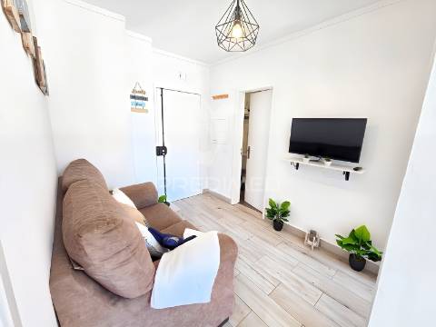 Apartamento renovado, piscina, 200 metros da praia da rocha