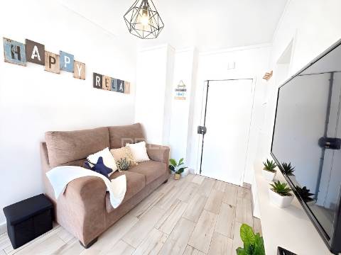 Apartamento renovado, piscina, 200 metros da praia da rocha