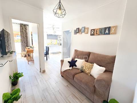 Apartamento renovado, piscina, 200 metros da praia da rocha