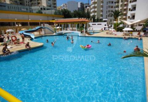 Apartamento renovado, piscina, 200 metros da praia da rocha