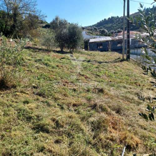 Terreno urbano com 683m2 em alenquer