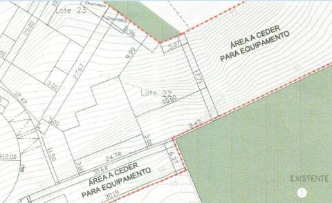 Terreno urbano com 683m2 em alenquer