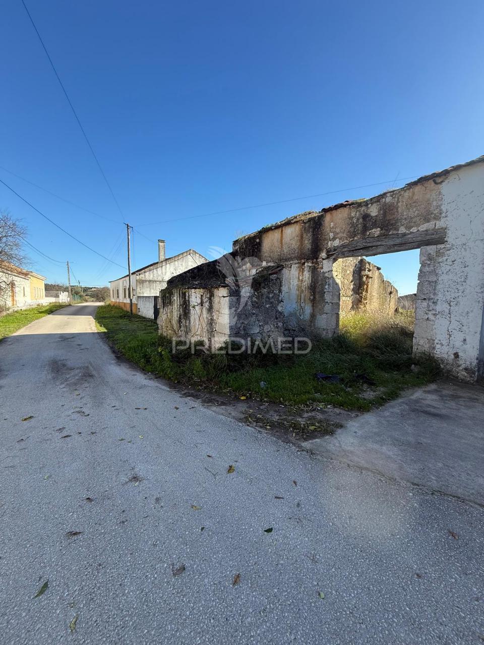 Oportunidade única no ribatejo armazém agrícola para restaurar | ~3 hectares | ponte nova – casével – santarém