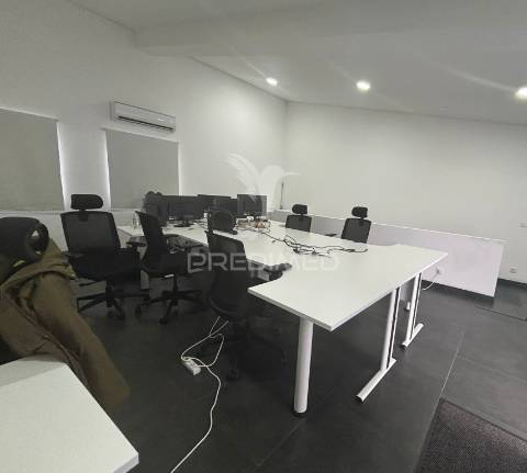 Arrenda-se espaço comercial no bailão – são pedro