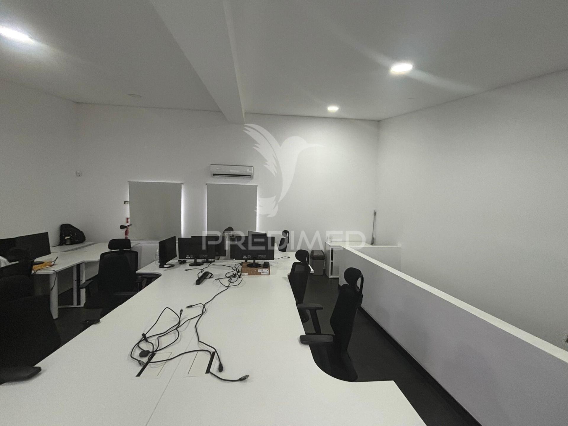 Arrenda-se espaço comercial no bailão – são pedro