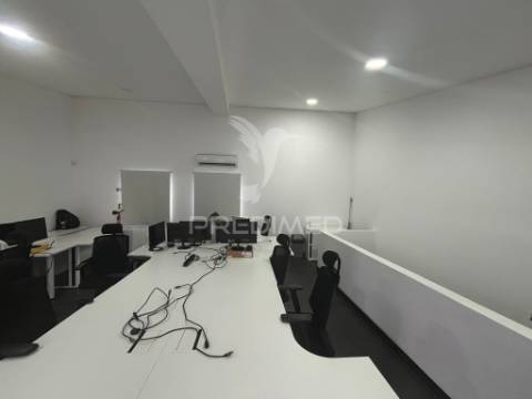 Arrenda-se espaço comercial no bailão – são pedro