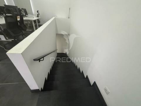 Arrenda-se espaço comercial no bailão – são pedro