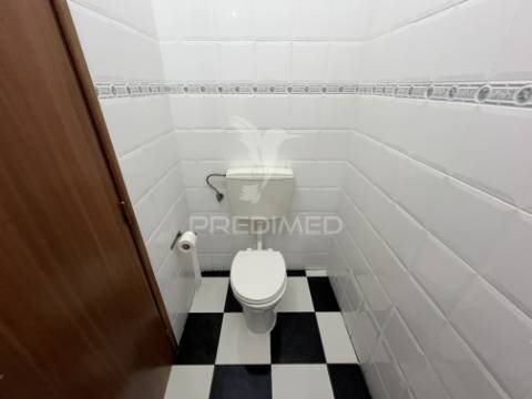 Espaço comercial e armazém em ferreira do alentejo