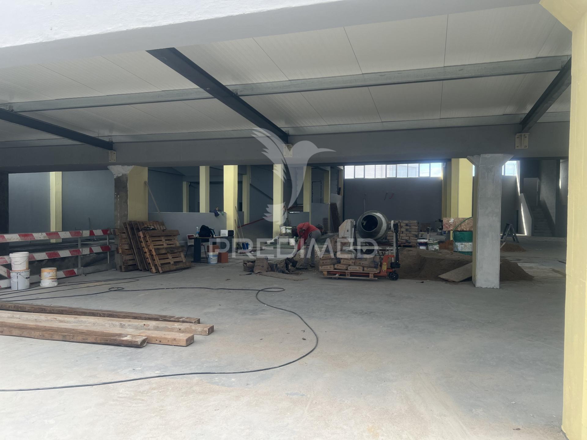 Armazém para venda em prior velho lisboa