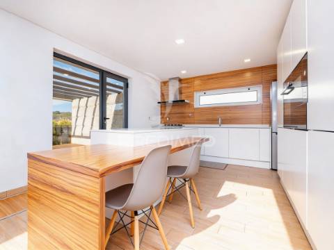 Moradia t4 independente em pedralva