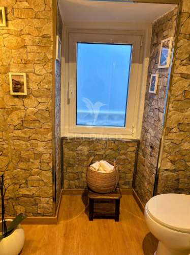 Moradia recuperada, equipada e mobilada na zona vinhateira do douro