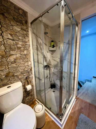 Moradia recuperada, equipada e mobilada na zona vinhateira do douro