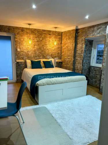 Moradia recuperada, equipada e mobilada na zona vinhateira do douro