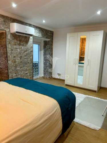 Moradia recuperada, equipada e mobilada na zona vinhateira do douro