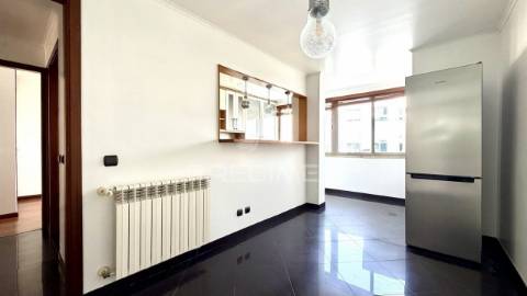 Apartamento t3 transformado em t2+1