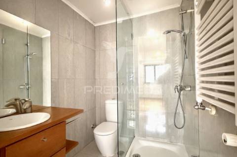 Apartamento t3 transformado em t2+1