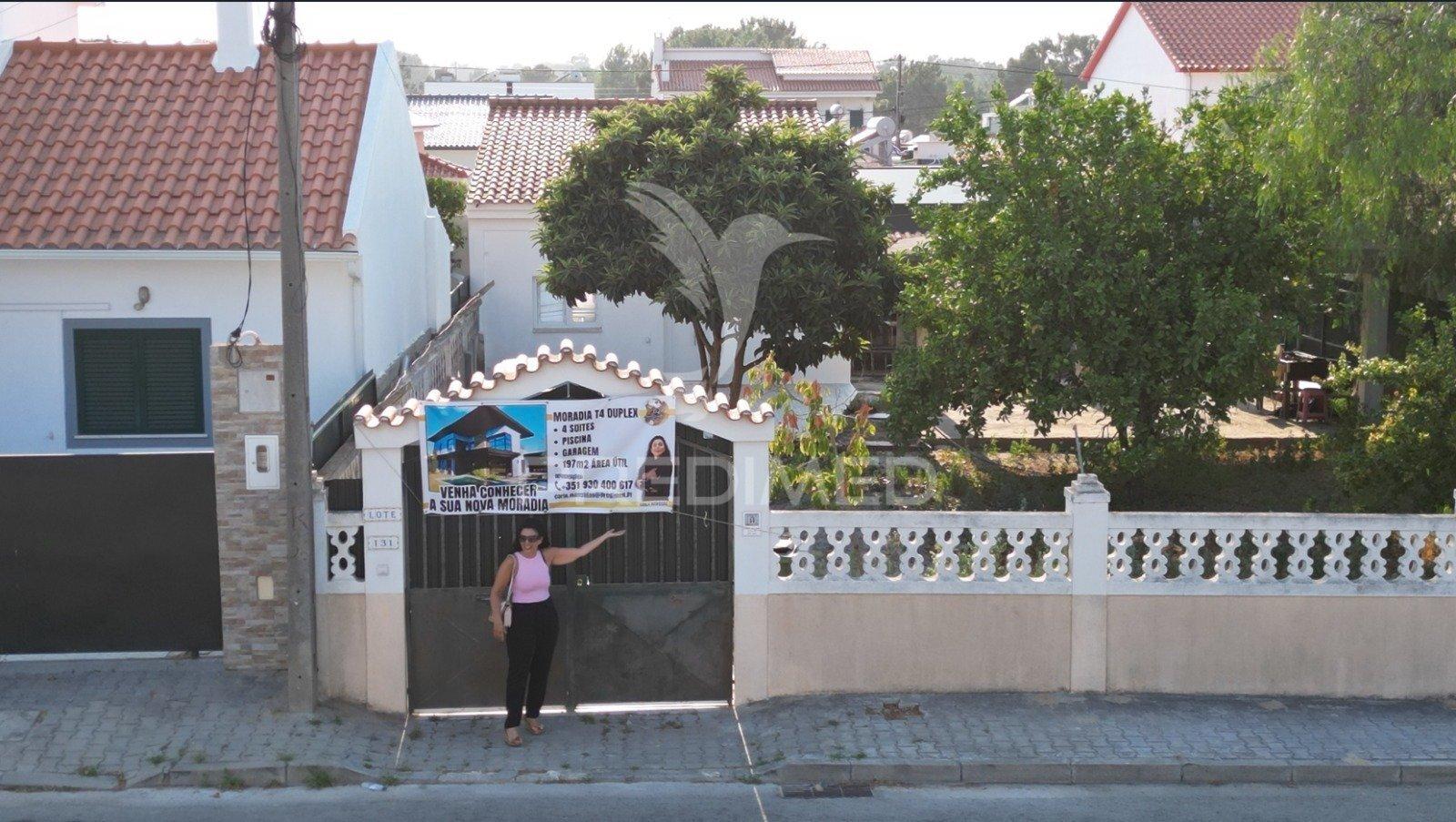 Terreno murado - fernão ferro