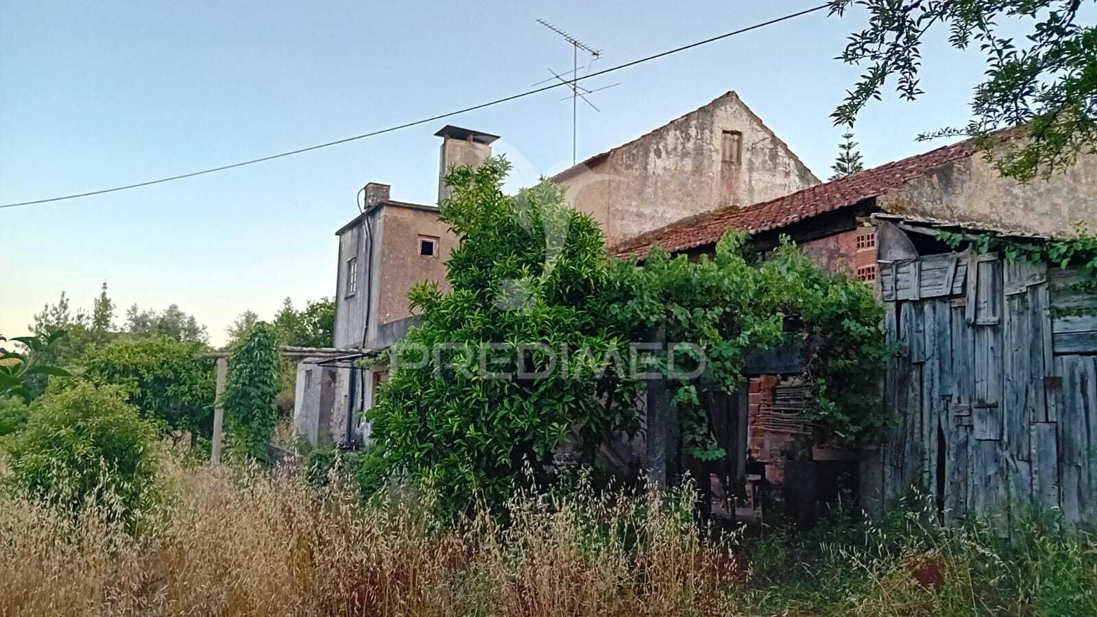 Moradia t3 para recuperação em alvaiázere