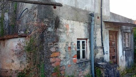 Moradia t3 para recuperação em alvaiázere