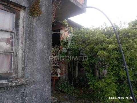 Moradia t3 para recuperação em alvaiázere