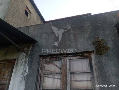 Moradia t3 para recuperação em alvaiázere