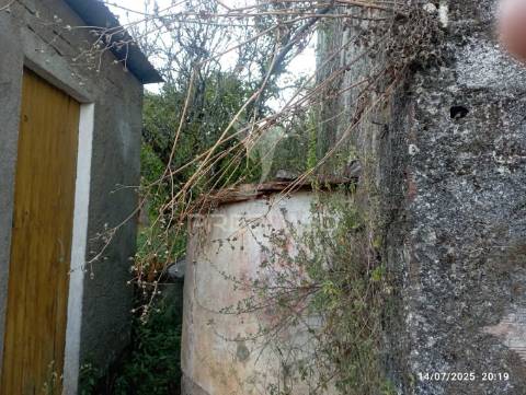 Moradia t3 para recuperação em alvaiázere