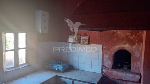 Moradia t3 para recuperação em alvaiázere