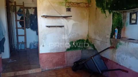 Moradia t3 para recuperação em alvaiázere