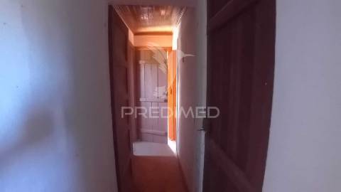 Moradia t3 para recuperação em alvaiázere