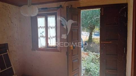 Moradia t3 para recuperação em alvaiázere