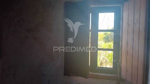 Moradia t3 para recuperação em alvaiázere