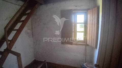 Moradia t3 para recuperação em alvaiázere