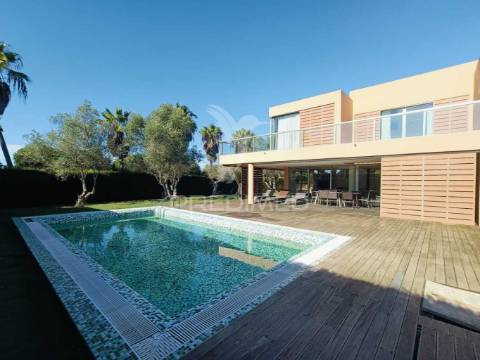 Moradia t3 em herdade dos salgados - guia, albufeira