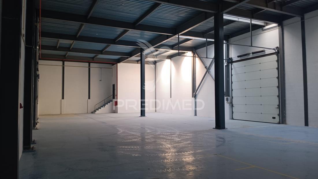 Arrendar armazém industrial moderno e muito funcional