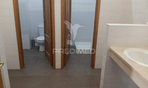 Arrendar armazém industrial moderno e muito funcional